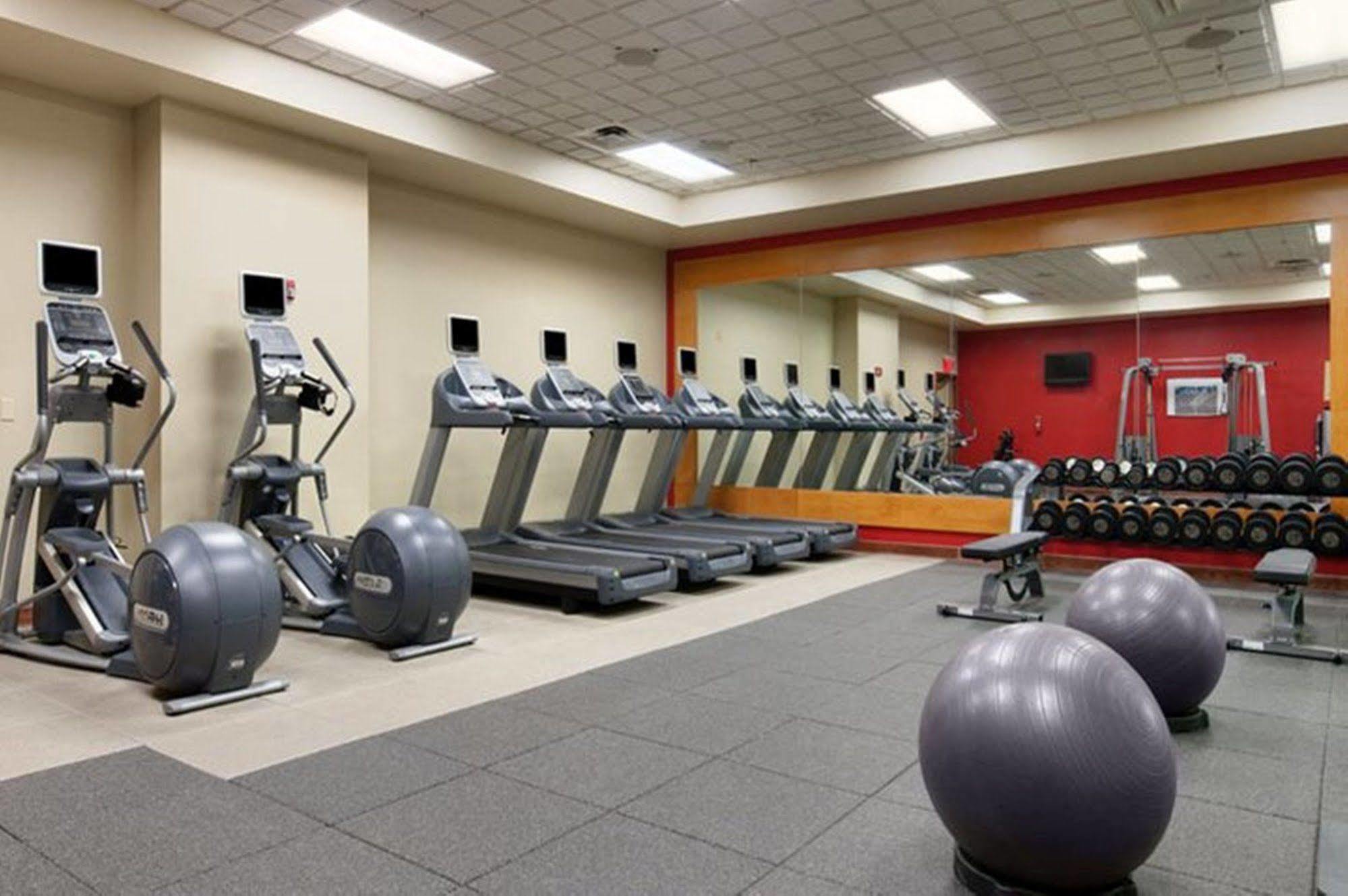Hilton Garden Inn Плимът Екстериор снимка